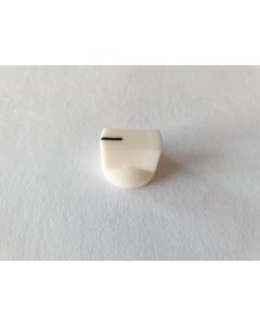 (1) Amp or pedal aged white control knob 19mm x 14,5mm